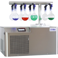 VaCo 5 model laboratuvar tipi dondurarak kurutucu (liyofilizatör) 16 litre hacme, günlük 5 kg buz kapasitesine, ve -50°C veya -80°C yoğunlaştırıcı sıcaklığına sahiptir | ZIRBUS TECHNOLOGY Türkiye